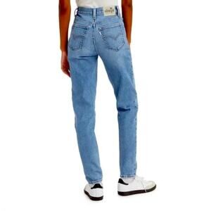 Levis Silver Tab Jeans Womens Size  27 Mom Jean Distressed Light Wash High Rise